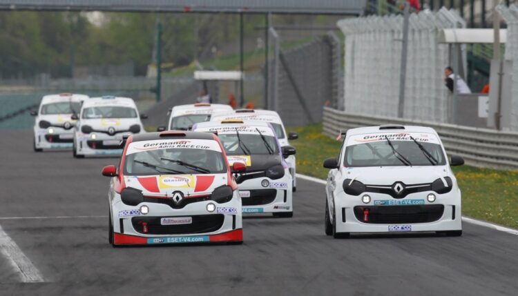 Twingo Cup drivers undertook 260-minute long endurance race