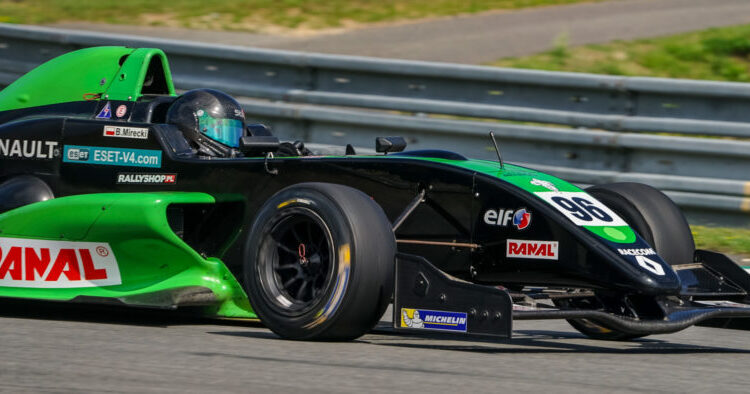 Bartek Mirecki is going to race with Formula Renault again