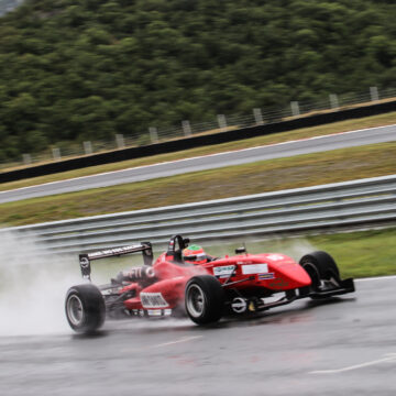 Dramatic Formula Duel Won by Beckhäuser