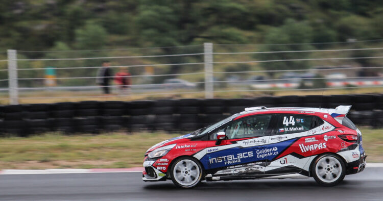 Makeš wins at Hungaroring and becomes Clio Cup champion