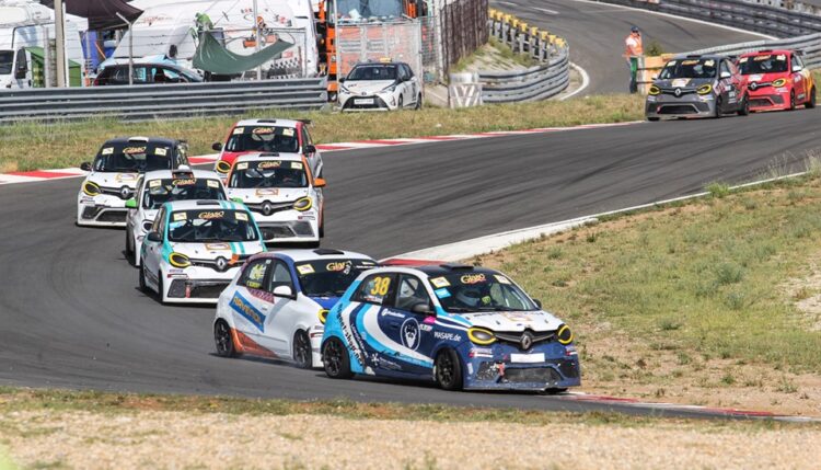 “It‘s important to work together in Twingo Cup,” says Matěj Korený