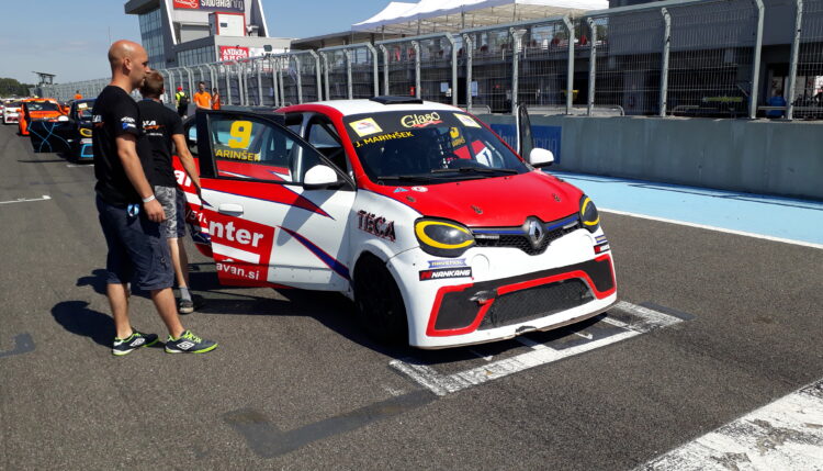 Jaka Marinšek from pole position to victory in Twingo Cup