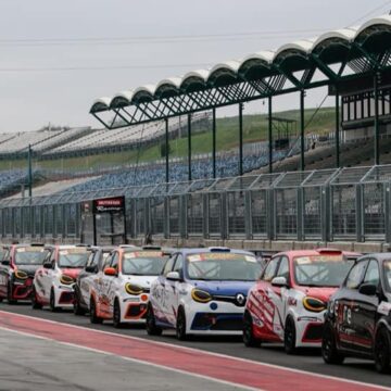 The large Twingo Cup grid is promising a dramatic spectacle