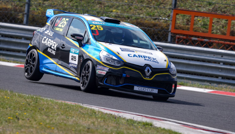 Sandström remains unbeaten in race 2