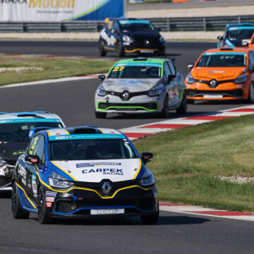 Sandström leads Clio Cup Bohemia