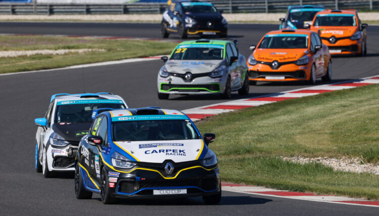 Sandström leads Clio Cup Bohemia