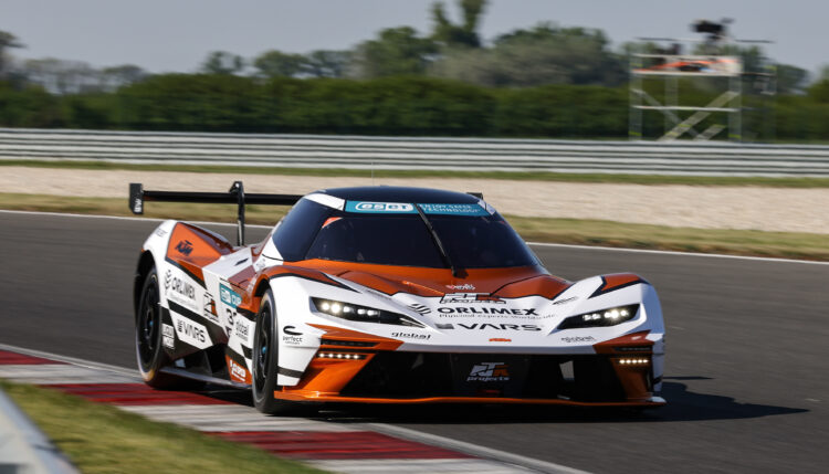 Long-awaited KTM X-BOW GTX debut is here!