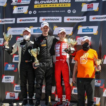 Makeš and Pekař victorious in TCR Eastern Europe at Slovakiaring