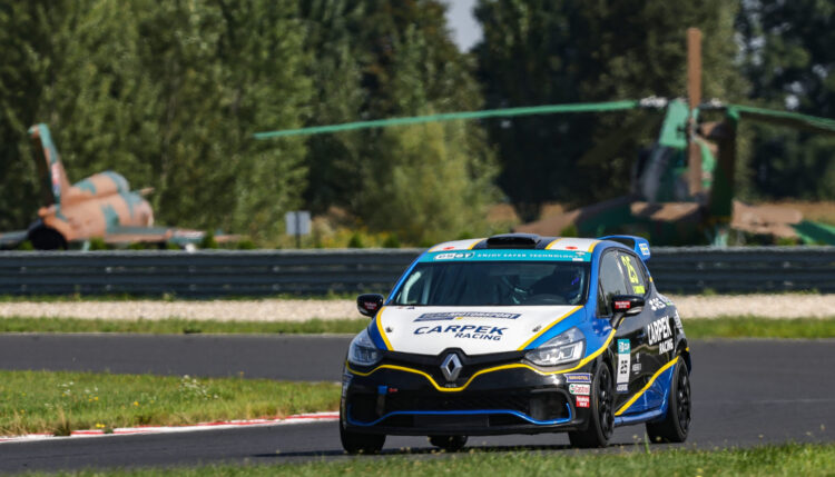 Clio Cup Bohemia: Sandström is closer to the title again, triple victory for Carpek Service