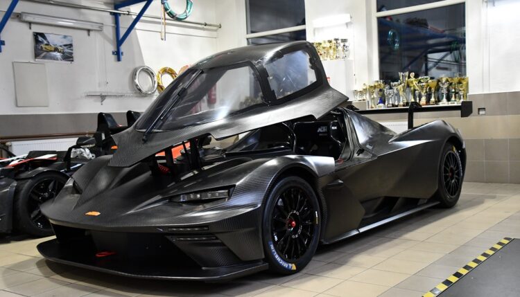 Janík Motorsport acquired KTM X-BOW and is heading to ESET Cup