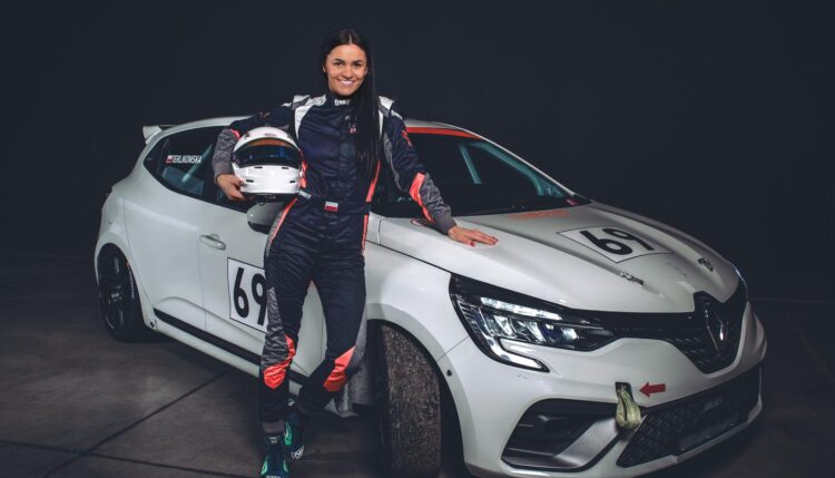 Young female drivers are going to race in the F4 CEZ, Clio Cup and Twingo Cup series