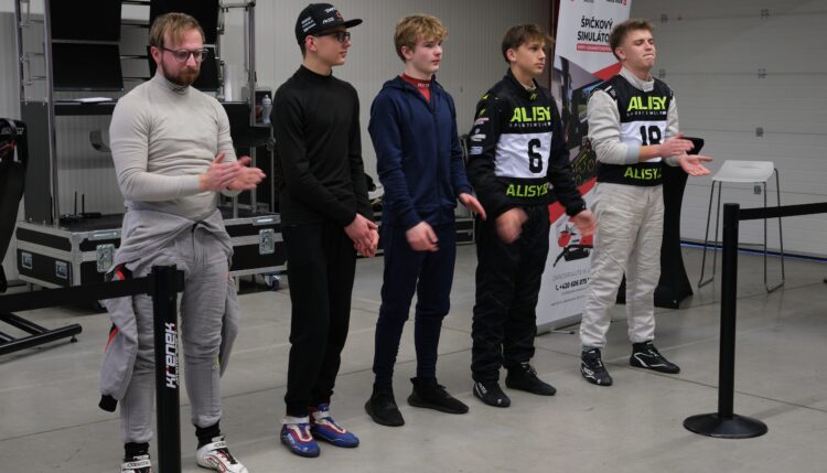 Formula Star competition attracts dozens of young talents, winner earns a season in the Twingo Cup